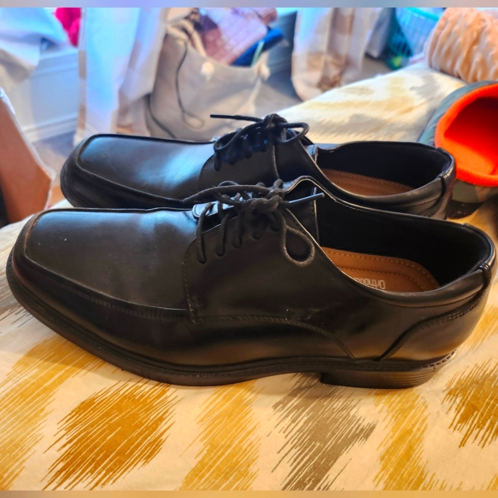 Men's Black Leather Dress Shoes